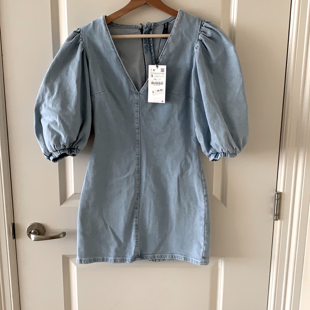 Day date light wash denim dress.